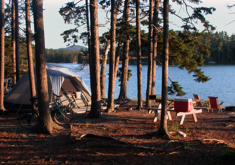 lakefront property maine